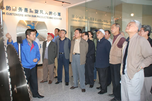黑旋風股份喜迎宜昌市老干部參觀團