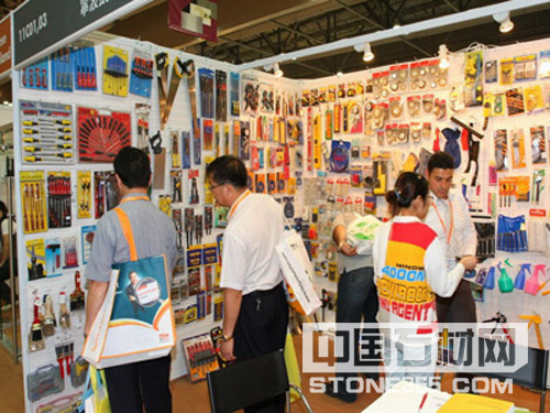 新疆奇臺石材工業園初具規模