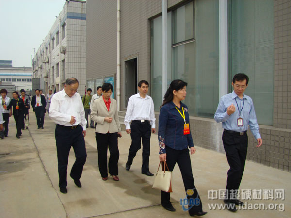 市政協一行到富耐克公司視察