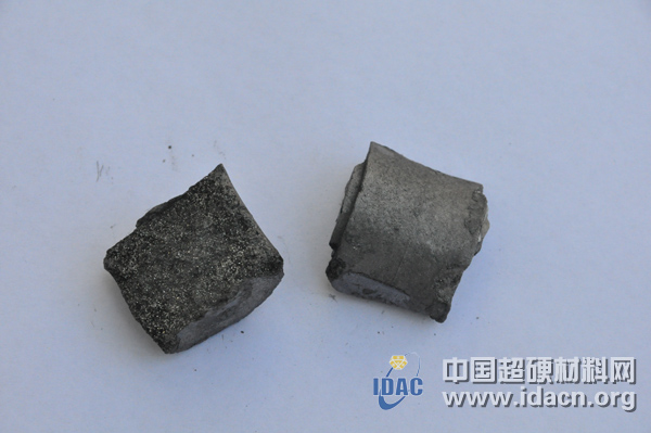 人造金剛石生產用的新型傳壓介質研制成功