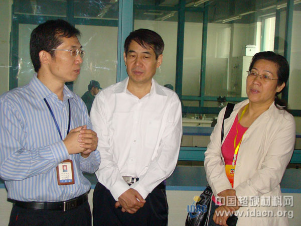 市政協一行到富耐克公司視察