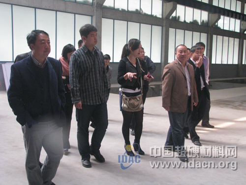 全國CBN行業(yè)應(yīng)用領(lǐng)域經(jīng)銷商代表富耐克公司新廠參觀