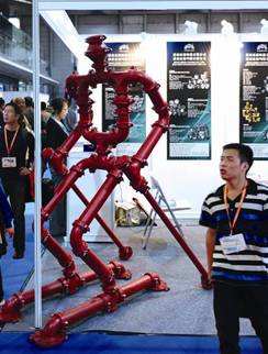 “變形金剛”驚現中國國際建筑五金展現場