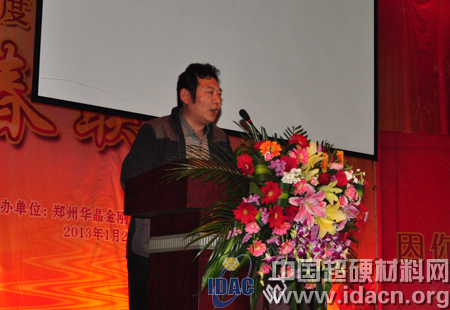 華晶：龍去蛇來吟古韻 鶯歌燕舞譜新章