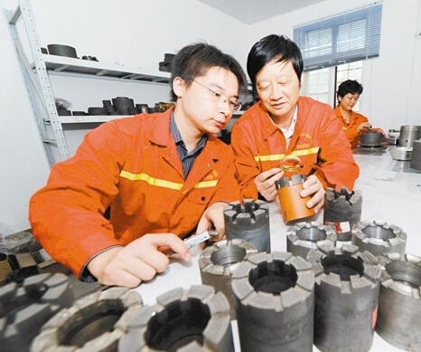 有了“金剛鉆” 敢攬?zhí)降V活——記六安青年五四獎(jiǎng)?wù)芦@得者王強(qiáng)