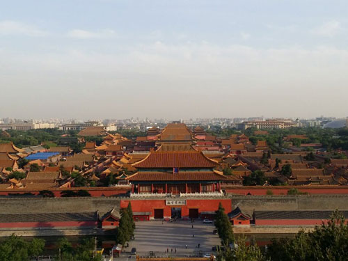 鄭州新亞公司組織員工赴北京旅游參觀