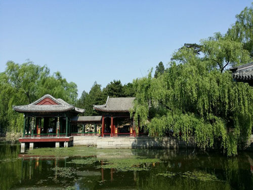 鄭州新亞公司組織員工赴北京旅游參觀