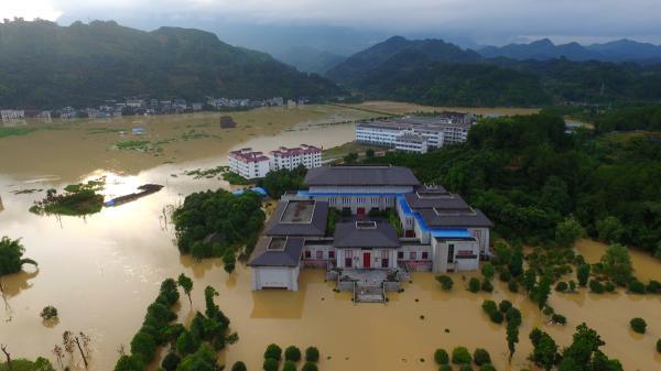 強降雨襲擊南方大部 江西鄱陽河堤已現潰口
