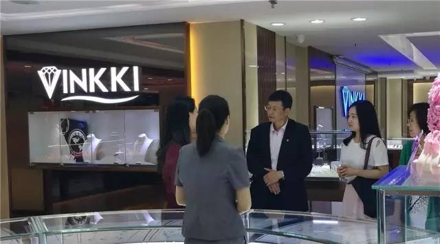 NGTC首席科學家陸太進博士蒞臨培育鉆石鄭州體驗中心指導工作