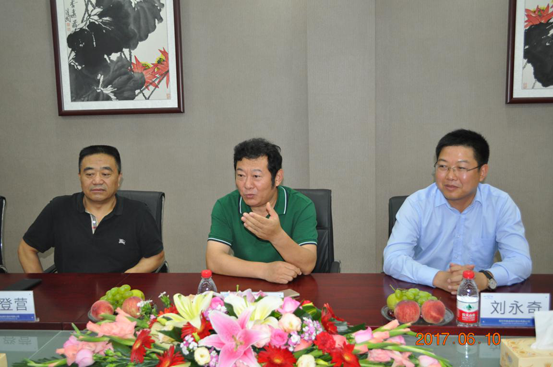 全國人大常委張濤一行蒞臨華晶公司考察座談