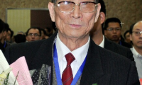 衛鳳午：兩座基石  巍巍豐碑
