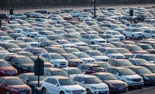 汽車行業銷量持續下滑，歐美三大汽車公司戰略調整，裁員達20萬人
