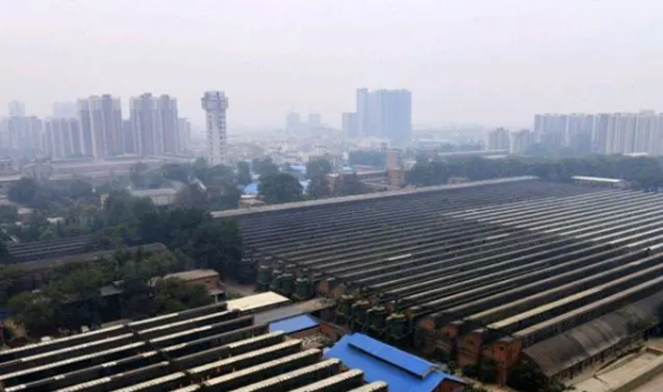 第二砂輪廠：東德援建，投資1.5億，廠房國內罕見