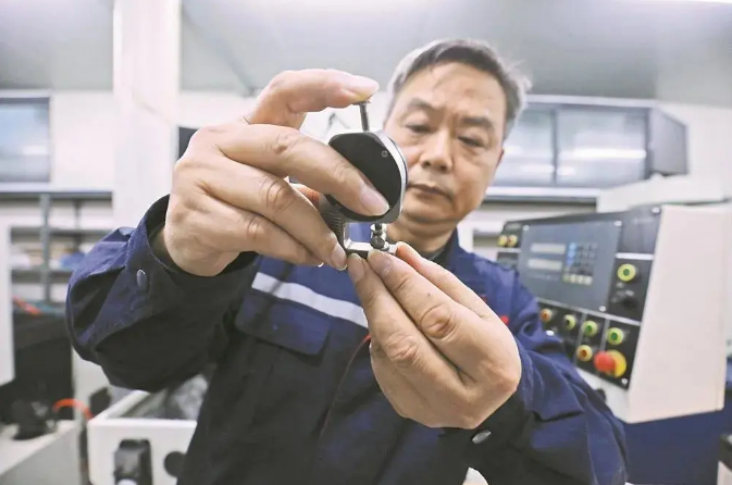 馬鞍山中金超硬張智：在創(chuàng)業(yè)中詮釋“工匠精神”