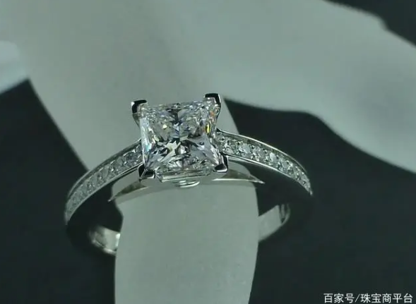世界最大鉆石交易所：允許合成鉆石交易