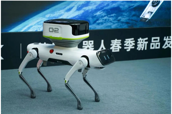 四足機(jī)器人來了