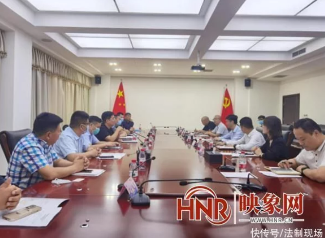 培育鉆石產(chǎn)業(yè)鏈企業(yè)團(tuán)到新鄉(xiāng)經(jīng)開區(qū)考察交流