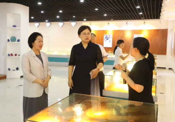中原銀行調研組到柘城縣調研超硬材料發展情況