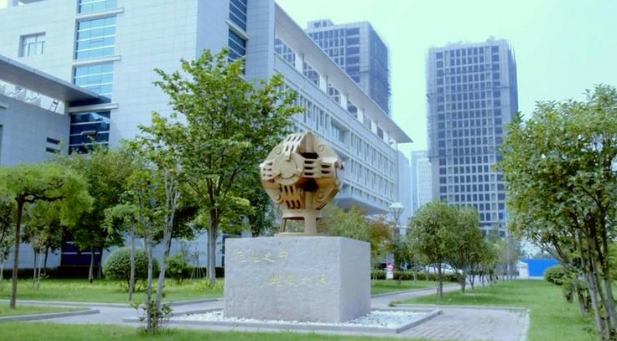 一塊黑炭的“點(diǎn)石成鉆”之旅