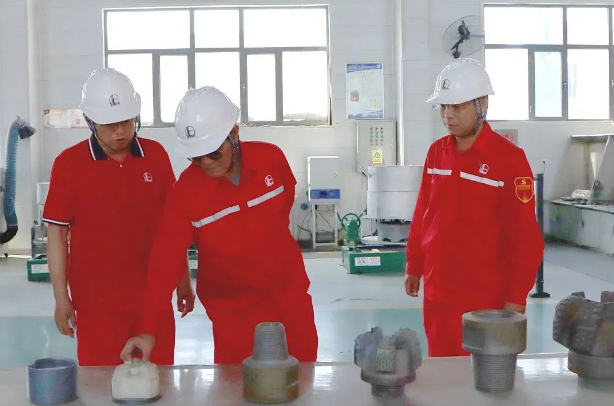 自主研發的新型金剛石鉆頭在新疆市場首秀成功！