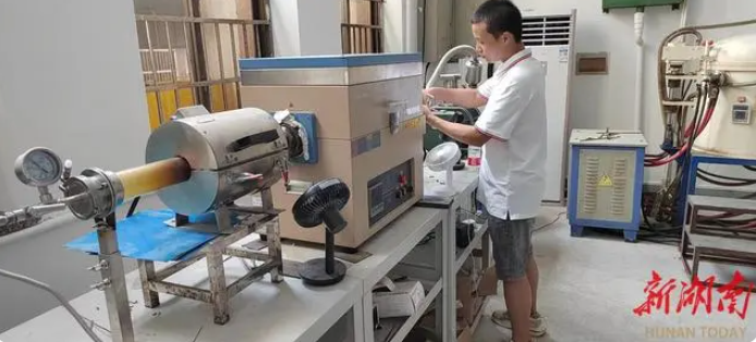 為中國“芯”貢獻(xiàn)青春力量！湖南高職學(xué)子自主研發(fā)國產(chǎn)芯片散熱材料