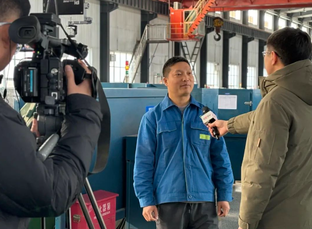 中央電視臺培育鉆石專題欄目組采訪鄭州華晶