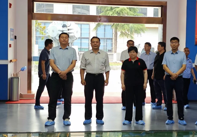 河南省科技廳黨組書記、廳長張銳到中南鉆石公司調(diào)研指導工作